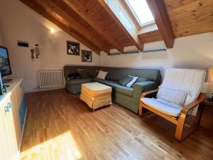 046 Luminosa Mansarda, Giustino