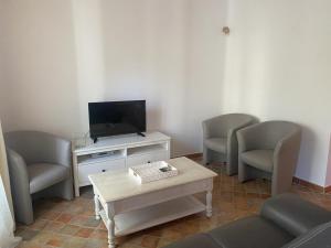 La maison des quais avec vue sur la Sorgue, terrasse, 2 chambres parking securise prive