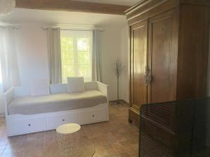 La maison des quais avec vue sur la Sorgue, terrasse, 2 chambres parking securise prive