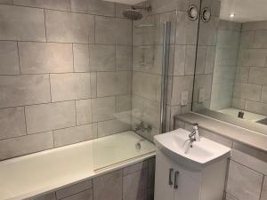 2 Bedroom City Centre Apartment