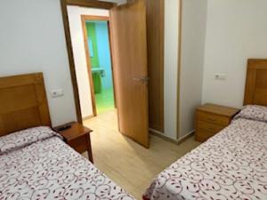 Quadruple Room with Bathroom room in Hostal Restaurante Pinarejo