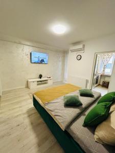 Modern & Cozy Studio with Balcony