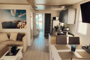 Floating Sea House - 5Stars