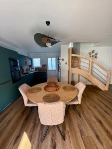 Maisons de vacances Logement en lisiere de foret : photos des chambres