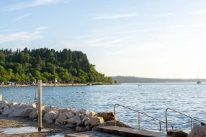 Floating Sea House - 5Stars