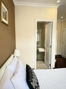 Monets Suite in Garden Villa