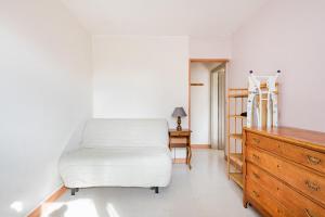 Double bedroom with shared kitchen & bathroom, Paris