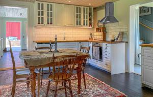 Awesome Home In Seglora With Wifi