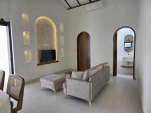 Kalaluna Brand New Villa in Ubud 2 BR with pool