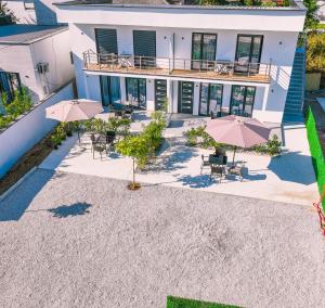 TaNas Apartments