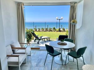 Aguamarina Front line