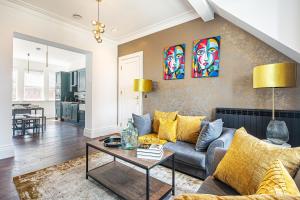 Long Stays Modern Luxury Flat in S1, sleeps 6