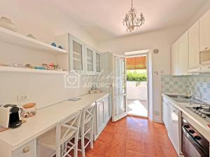234 - Villa quadrilocale AL TAUNUS, con giardino vista mare, posto auto interno- SPIAGGIA INCLUSA AL WHITE BEACH CLUB