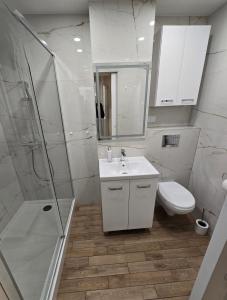 Center - 550m Train Station - Fast Wifi - Desk