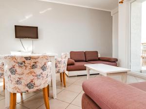 Queen Residence & Hotel