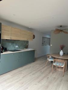 Maisons de vacances Cosy home avec Jacuzzi quartier gare lafayette : photos des chambres