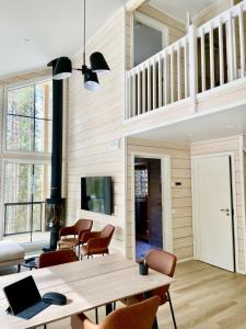 Herrasmäki B by Hilla Villas