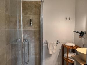 Hotels Logis Hotel Le Manoir & Lounge : photos des chambres