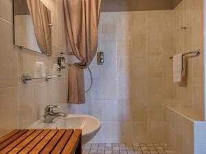 Hotels Logis Hotel Le Manoir & Lounge : photos des chambres