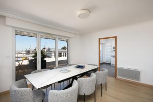 Appartements Appart de standing au centre-ville avec Vue Mer Terrasse et Garage : photos des chambres