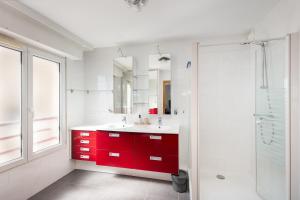 Appartements Appart de standing au centre-ville avec Vue Mer Terrasse et Garage : photos des chambres