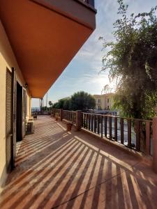 Doppelzimmer mit Balkon und Meerblick