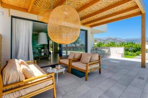 Villa Mariba White by Villa Plus