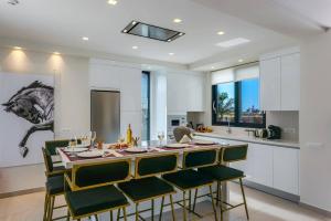 Villa Mariba White by Villa Plus