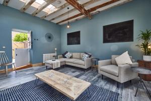 Spacious One Bedroom Coach House in Cley Norfolk