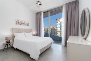 Elegant Living in the Heart of Dubai Marina