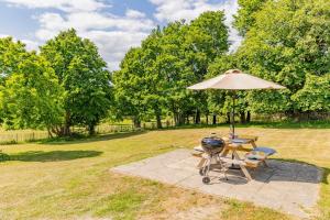 Secluded 3 bed cottage in private parkland