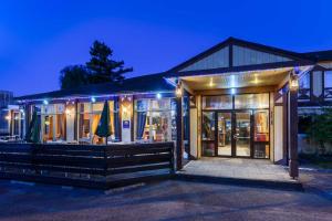 FH Confort Hotel Orléans Comet