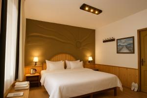 Beholden Stay And Cafe - A Luxury Boutique Hotel In Manali