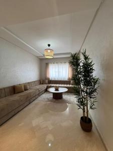 Appartement neuf & moderne avec clim, piscine & balcon,Proche Jemaa el-Fna & Guéliz