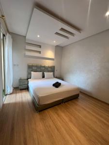 Appartement neuf & moderne avec clim, piscine & balcon,Proche Jemaa el-Fna & Guéliz