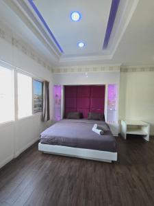 Titanic Residence-7 minute walk to the Beach