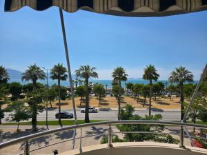 Luxury Sea View Apartment