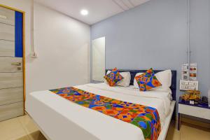 Hotel Solitaire, Best Luxurious Hotel AC Rooms In Surat