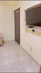 Room athom 1