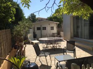 Studio meublé au calme avec terrasse