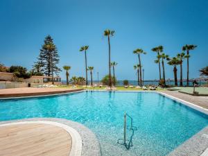 31 Los Cristianos front sea, pool free WiFi
