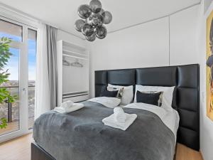 Nikos Luxury Penthouse Apartments - District 3