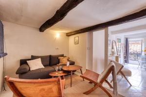 Old Castle Apartment - Happy Rentals