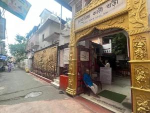 2bhk flat on Dhakuria Station Road, South Kolkata on 3rd floor