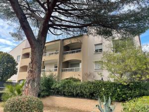 Appartements Le Cosy Pin Rolland : Appartement 2 Chambres