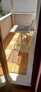 Mirna noć, soba s 2 odvojena kreveta