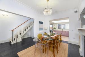 5 Bed in Whitby oc-p32539