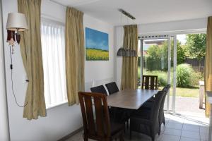 Beach,sea,and tranquility 6-person villa with sauna pet-friendly