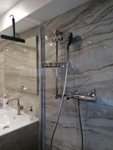 Une chambre chez lhabitant près de laéroport de Charleroi