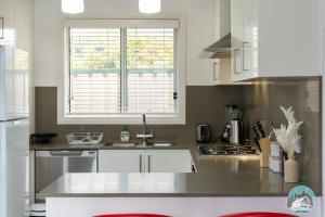Spacious 3 Beds House with Parking in Fairfield